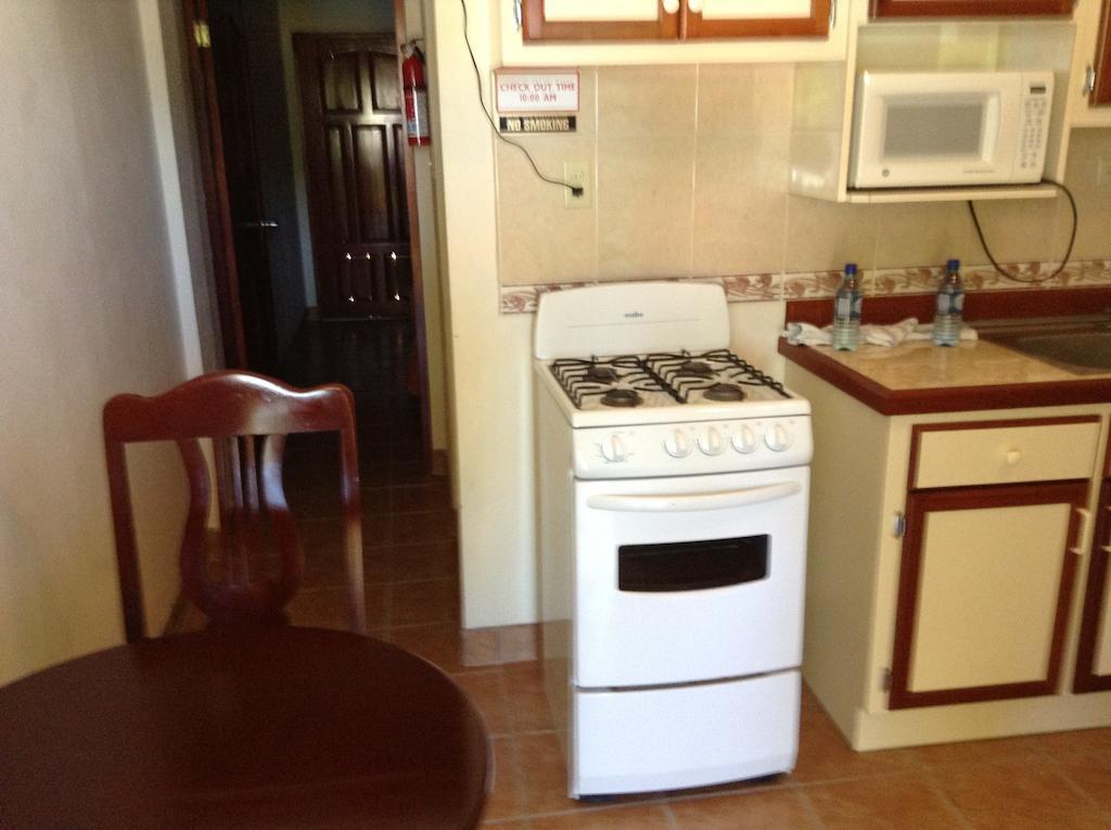 Panchos Villas Caye Caulker Ruang foto