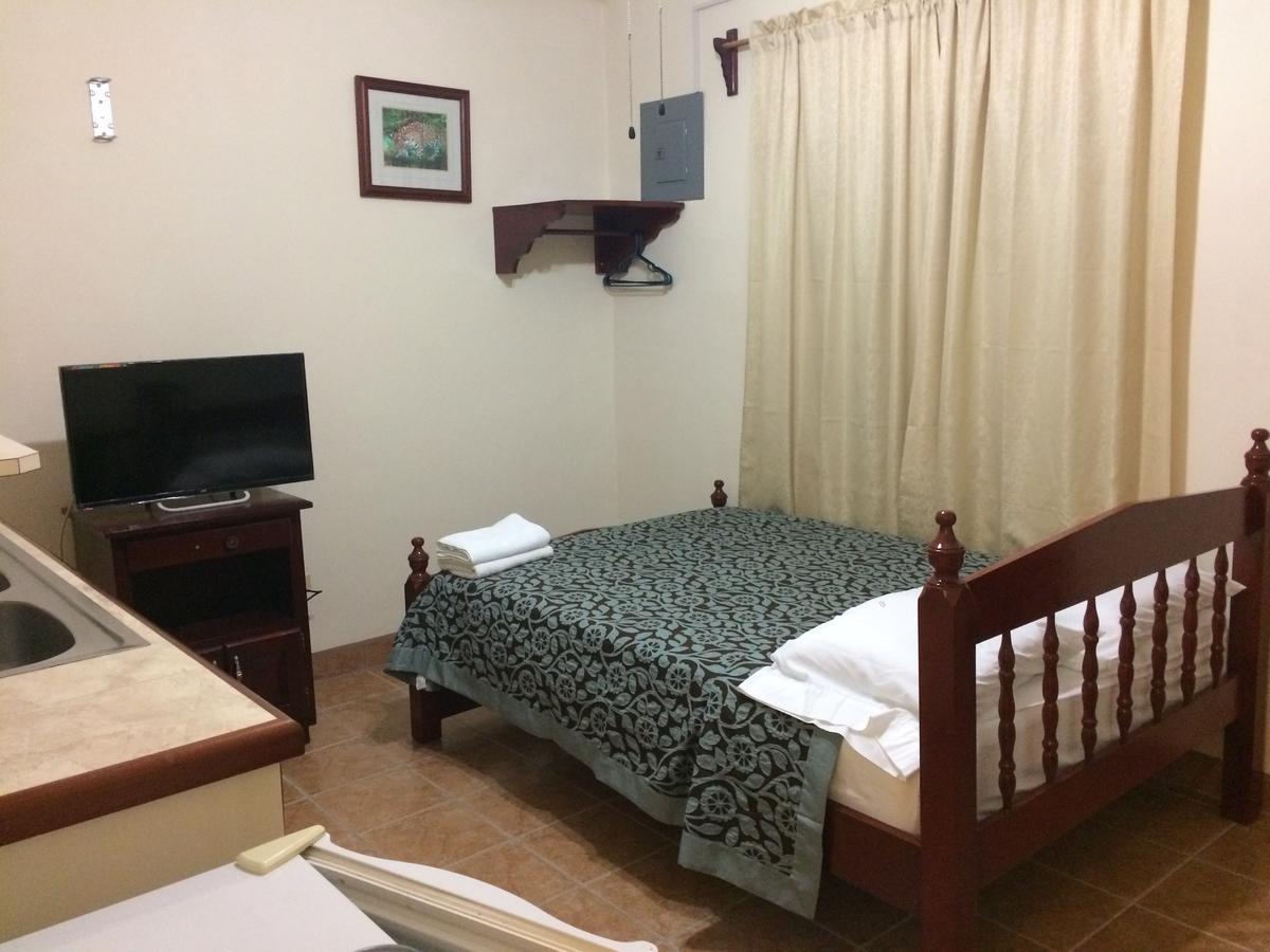 Panchos Villas Caye Caulker Bagian luar foto