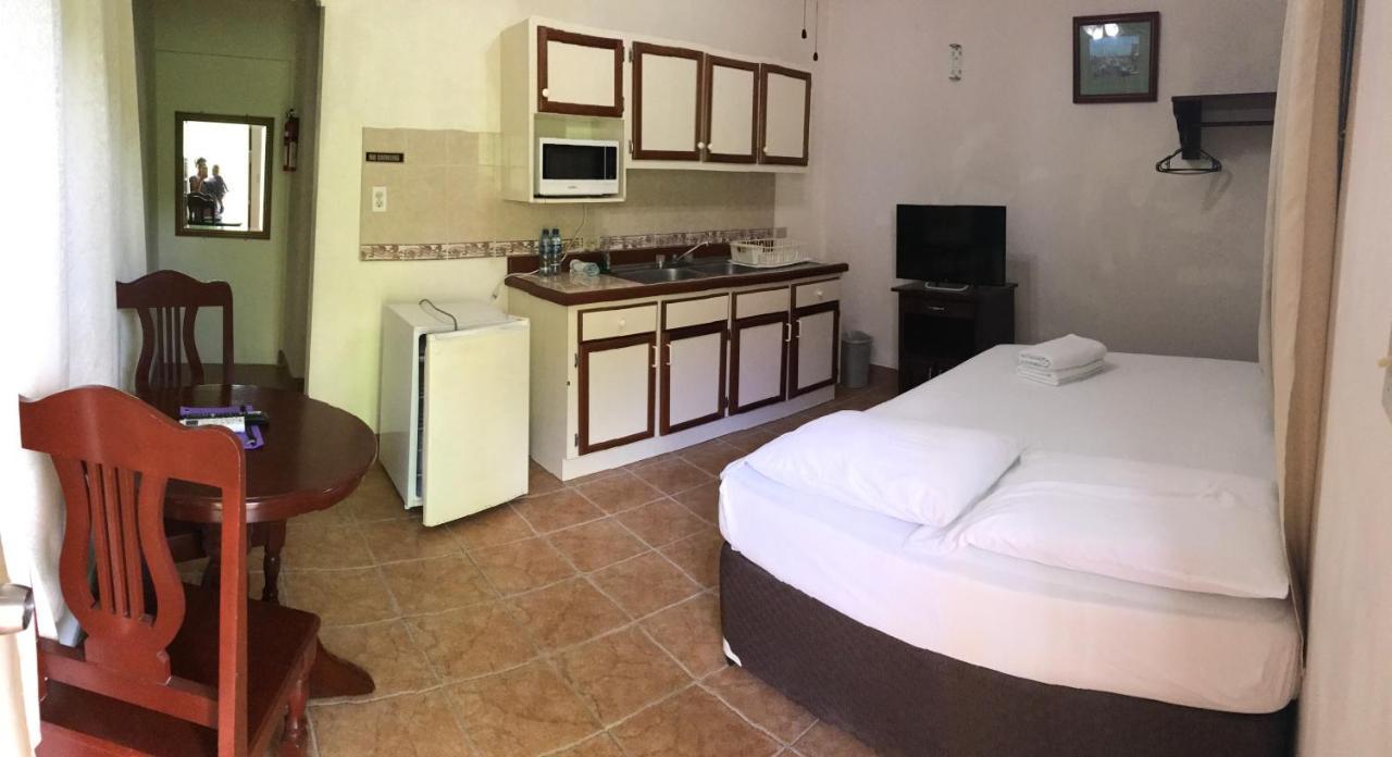 Panchos Villas Caye Caulker Bagian luar foto