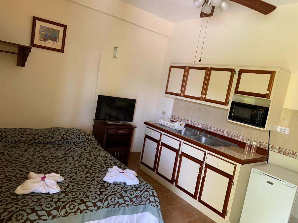 Panchos Villas Caye Caulker Bagian luar foto